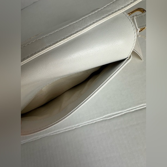 Authentic GIVENCHY vintage Shoulder bag flap gold hardware - Picture 10 of 15